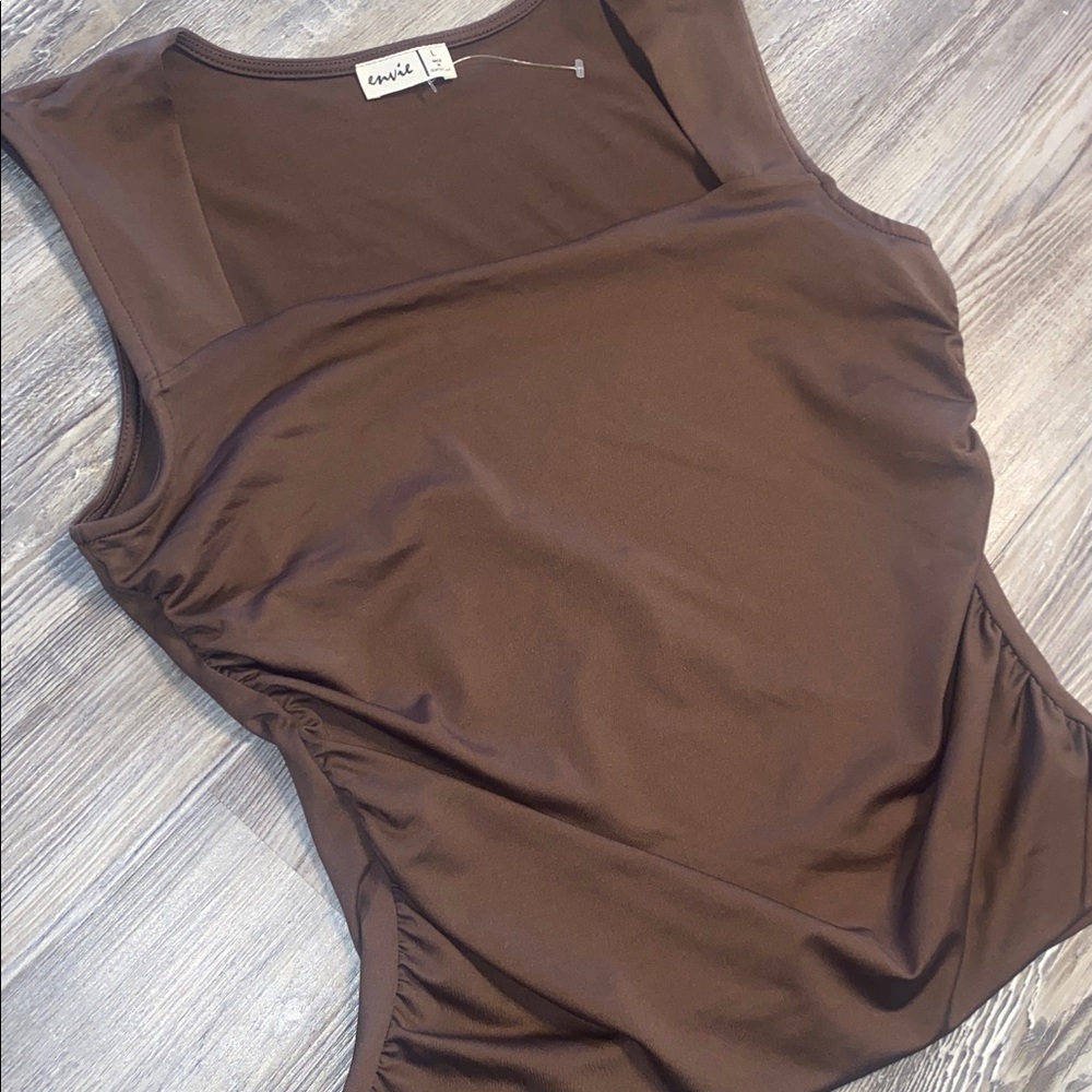 NWOT ENVIE Spandex Cinched Brown Top L - Picture 2 of 5